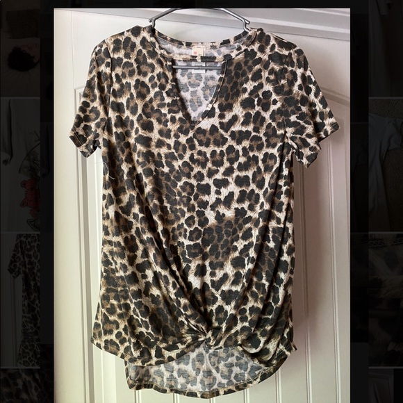 Leopard choker neck boutique top NWOT - Picture 1 of 4